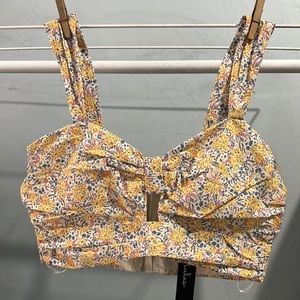 NWT Lulu’s Cutout Crop Top - Medium